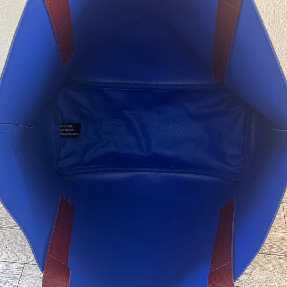 Oscar de la Renta Tote & Silk Scarf - Picture 10 of 15